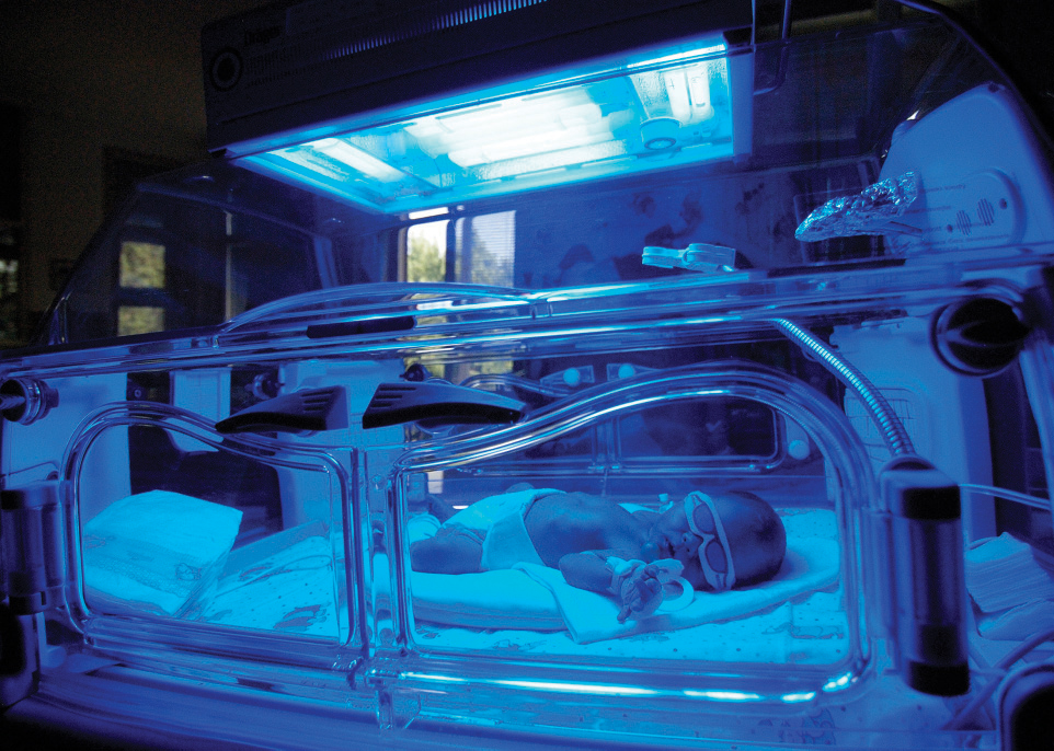 While many consider blue light harmful, it can have some positive effects, particularly HEV wavelengths above 470nm. For example, the baby in this image is receiving blue light therapy to treat jaundice. Image: Getty Images
